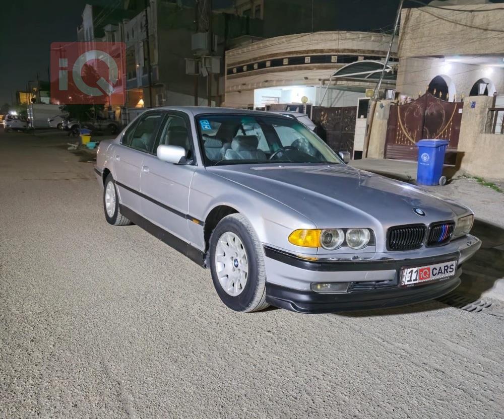 بي ام دبليو الفئة 7